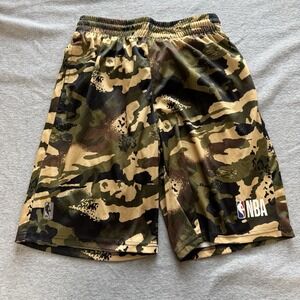 NBA Basketball Shorts Mens Medium Green Camo Athletic Gym Shorts Logo M